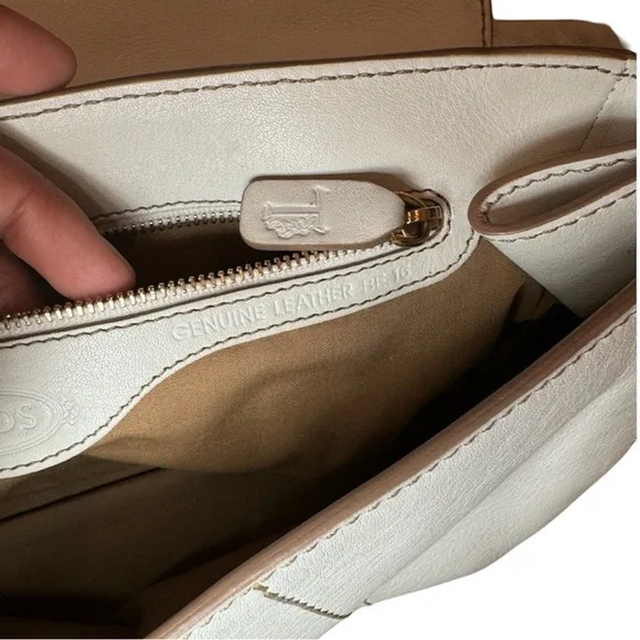 Vintage TOD’S Italian Leather Shoulder Bag - Picture 6 of 14